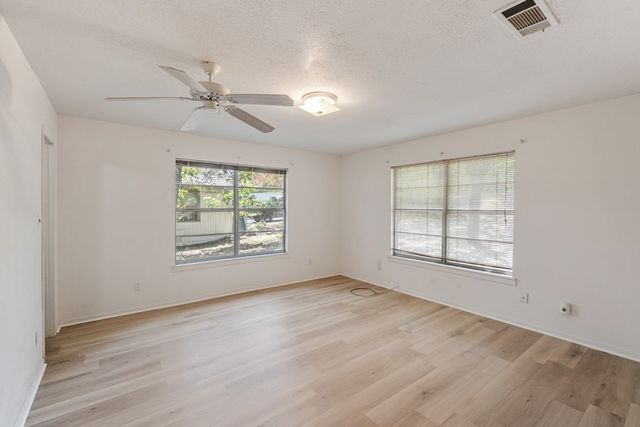 2105 Lakeview Drive, Mabank, TX 75156