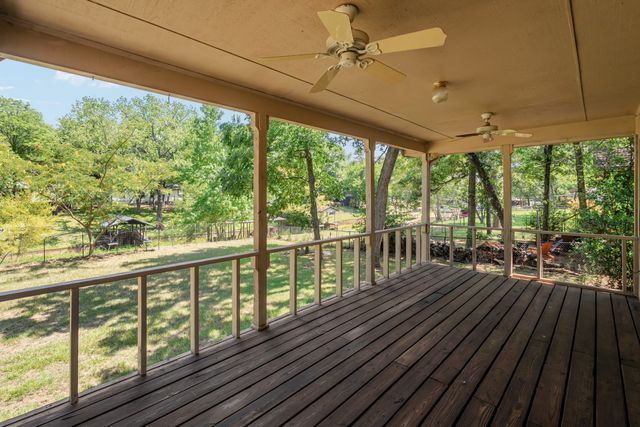 2105 Lakeview Drive, Mabank, TX 75156