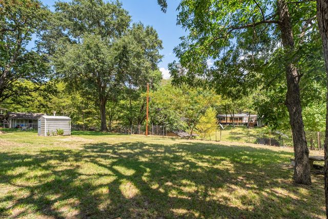 2105 Lakeview Drive, Mabank, TX 75156
