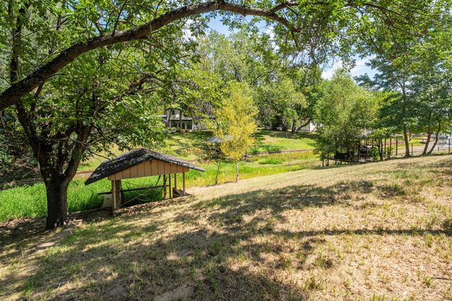 2105 Lakeview Drive, Mabank, TX 75156