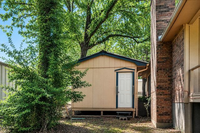 2105 Lakeview Drive, Mabank, TX 75156