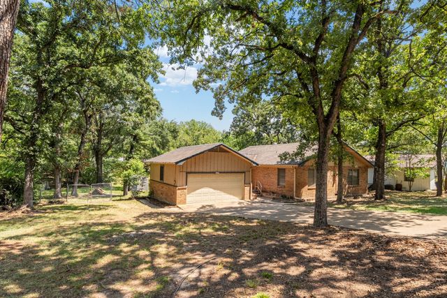 2105 Lakeview Drive, Mabank, TX 75156