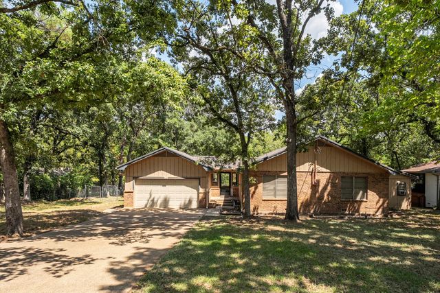 2105 Lakeview Drive, Mabank, TX 75156