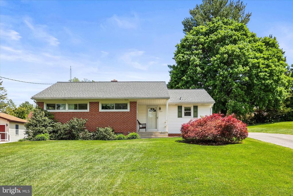 509 ANN DR, Westminster, MD 21157