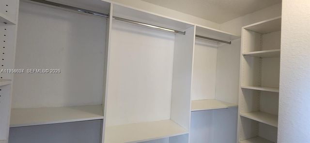 866 Golden Cane Dr 0, Weston, FL 33327