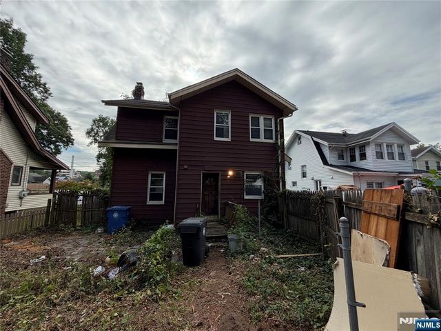 302 Roosevelt Square, Englewood, NJ 07631