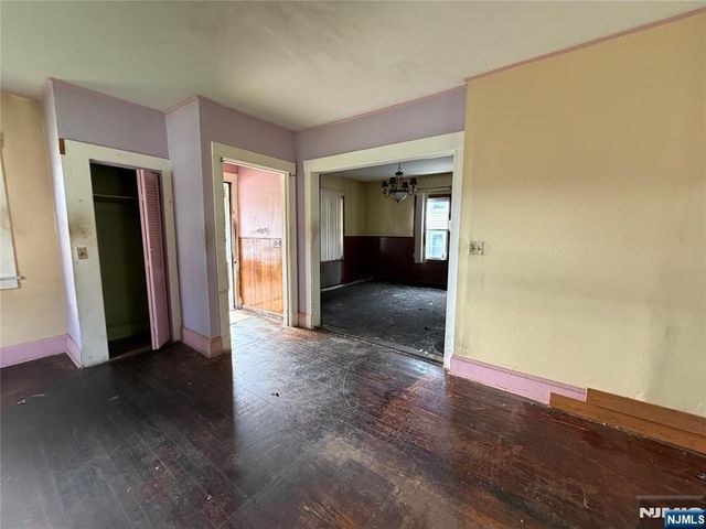 302 Roosevelt Square, Englewood, NJ 07631