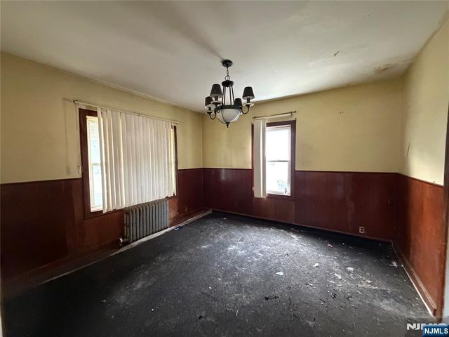 302 Roosevelt Square, Englewood, NJ 07631