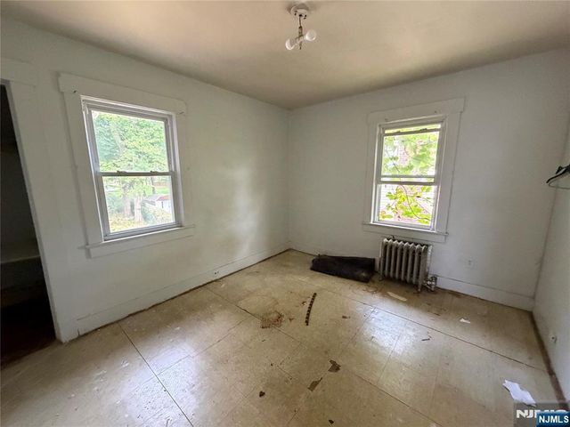 302 Roosevelt Square, Englewood, NJ 07631