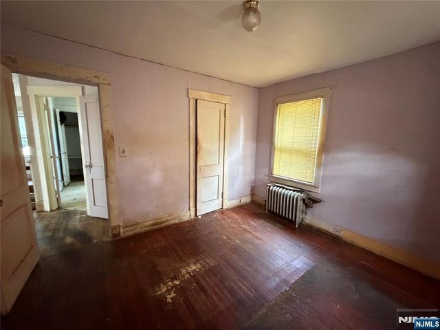 302 Roosevelt Square, Englewood, NJ 07631