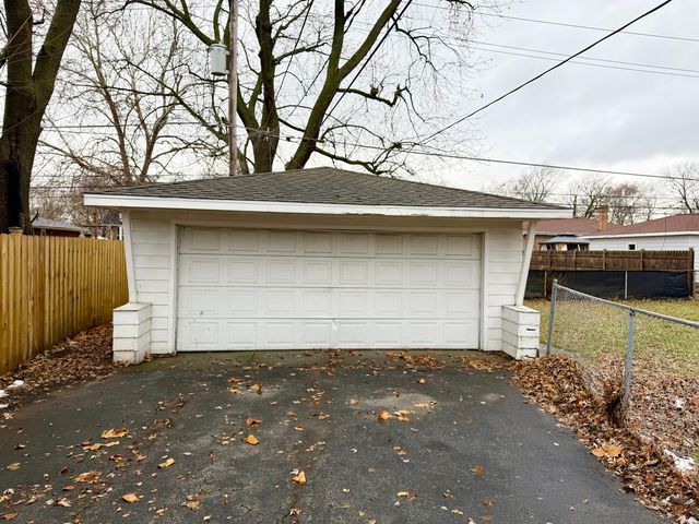 16428 Greenwood Avenue, South Holland, IL 60473