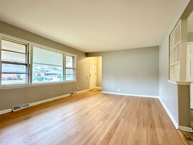 16428 Greenwood Avenue, South Holland, IL 60473