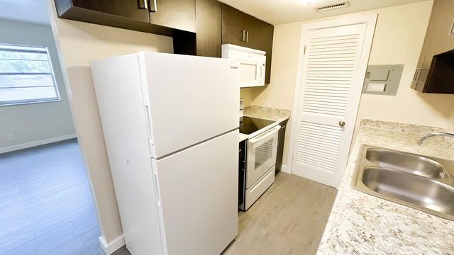 202 Lucerne Avenue Unit 3, Lake Worth Beach, FL 33460