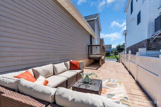 40 Miller Street, Highlands, NJ 07732