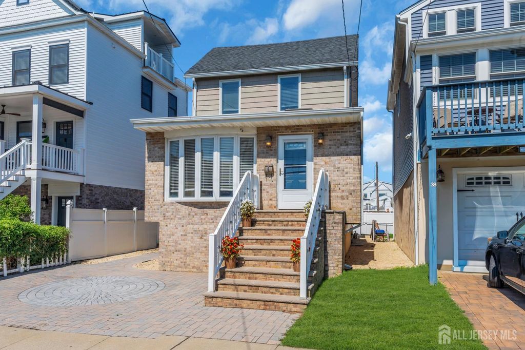 40 Miller Street, Highlands, NJ 07732