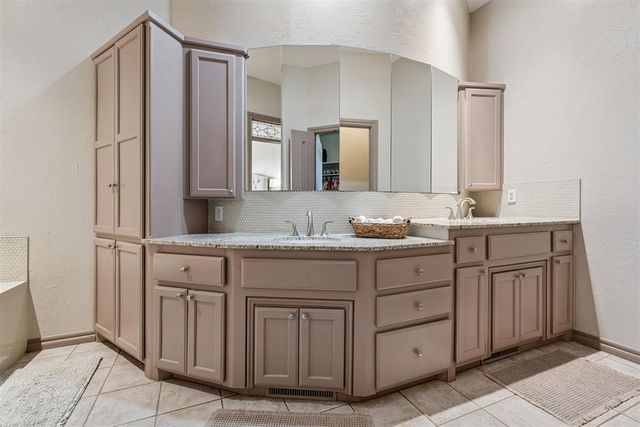 2008 Preston Place, Edmond, OK 73013