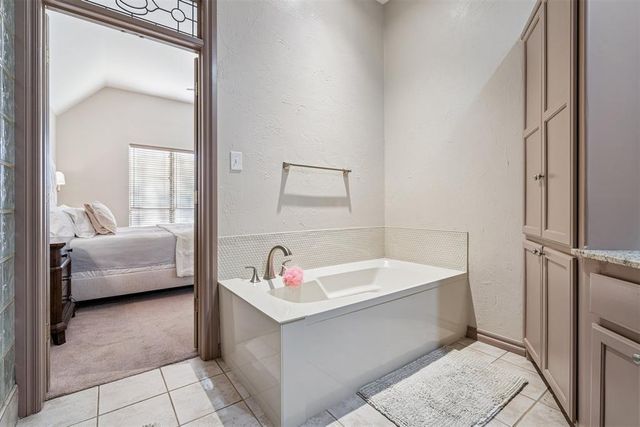 2008 Preston Place, Edmond, OK 73013