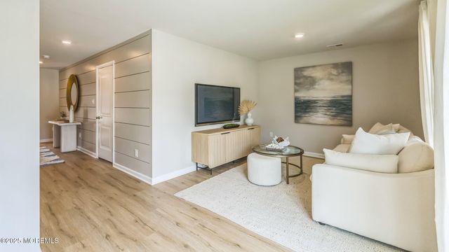 44 Baybreeze Drive, Waretown, NJ 08758