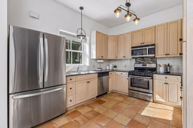 3524 Hennepin Avenue 4, Minneapolis, MN 55408