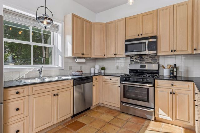 3524 Hennepin Avenue 4, Minneapolis, MN 55408