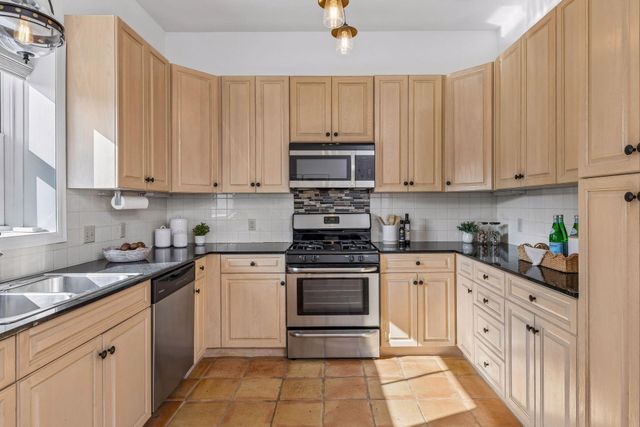 3524 Hennepin Avenue 4, Minneapolis, MN 55408