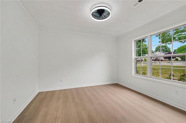 1100 Mayview Court, Kernersville, NC 27284