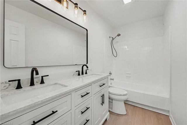 1100 Mayview Court, Kernersville, NC 27284