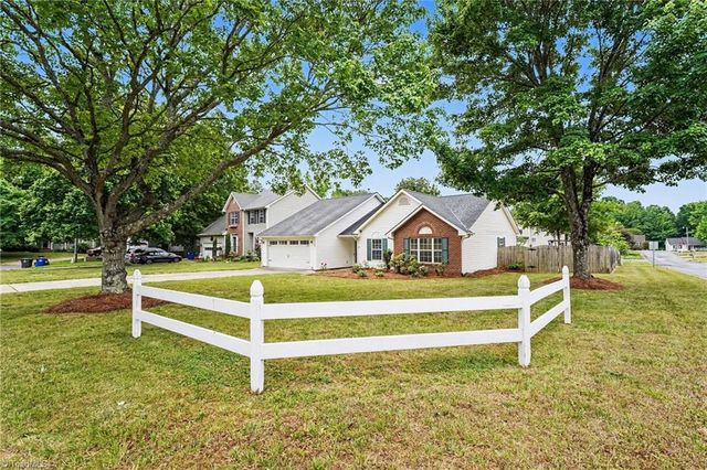 1100 Mayview Court, Kernersville, NC 27284