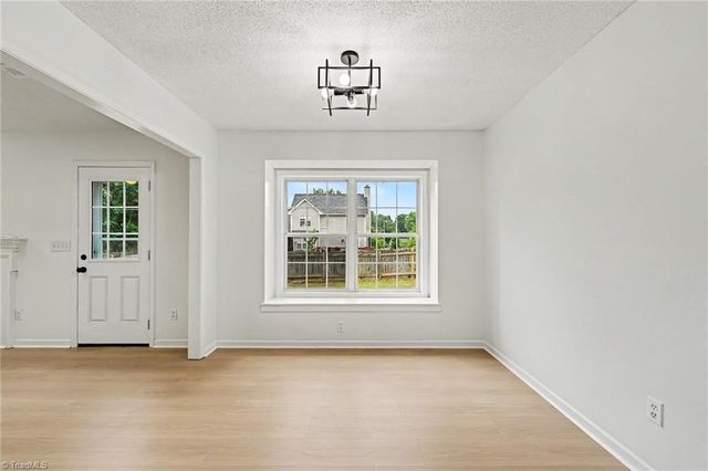 1100 Mayview Court, Kernersville, NC 27284