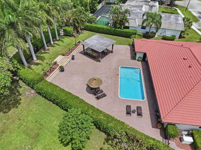 6966 S Grande Drive, Boca Raton, FL 33433