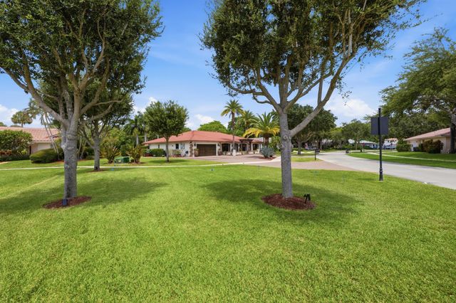 6966 S Grande Drive, Boca Raton, FL 33433