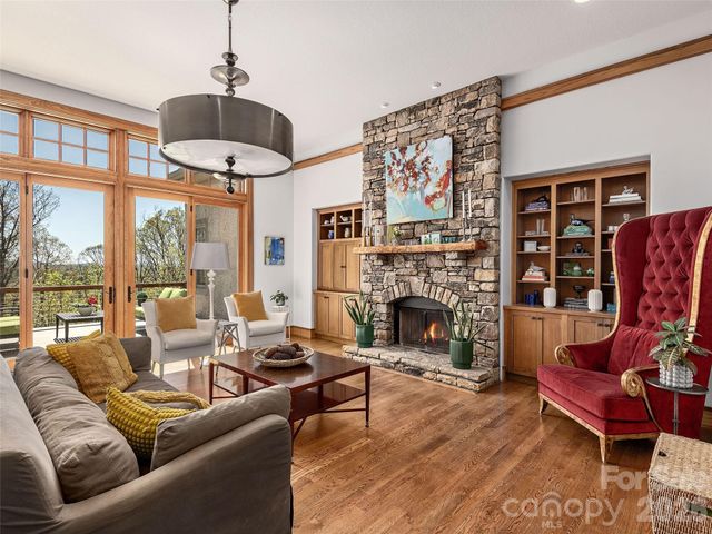 457 Coopers Hawk Drive, Asheville, NC 28803