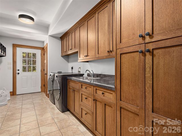 457 Coopers Hawk Drive, Asheville, NC 28803