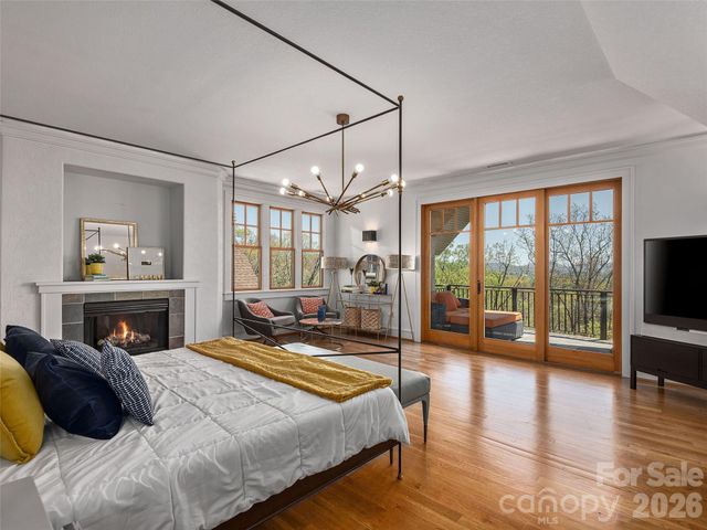 457 Coopers Hawk Drive, Asheville, NC 28803