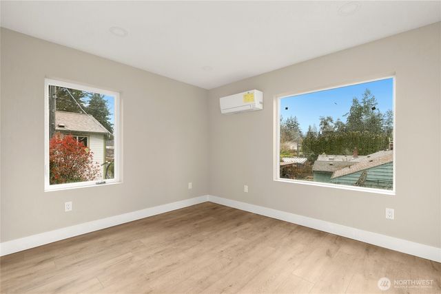 1404 N 136th Street, Seattle, WA 98125