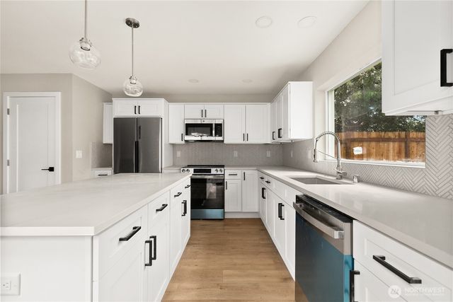 1404 N 136th Street, Seattle, WA 98125