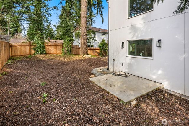 1404 N 136th Street, Seattle, WA 98125