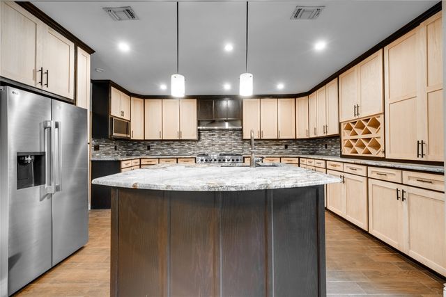 2455 An County Road 453, Palestine, TX 75803
