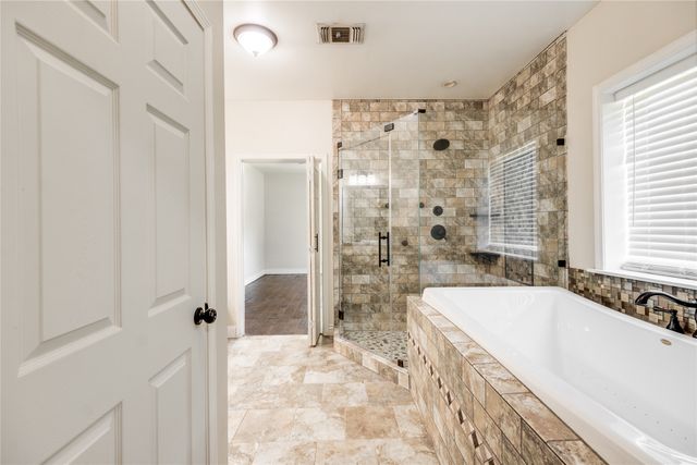 2455 An County Road 453, Palestine, TX 75803