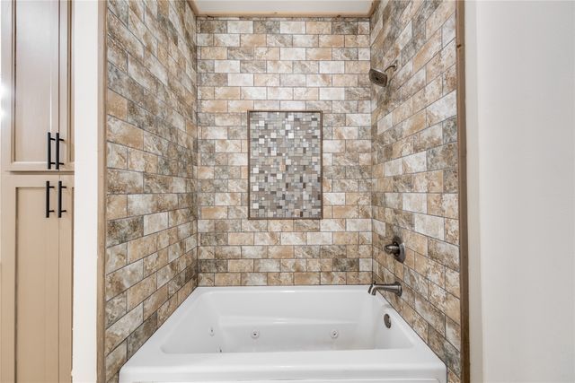 2455 An County Road 453, Palestine, TX 75803
