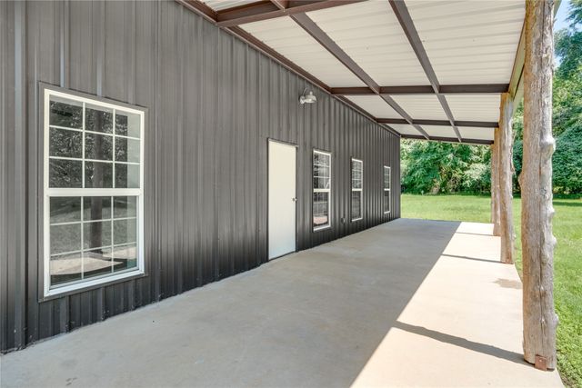 2455 An County Road 453, Palestine, TX 75803