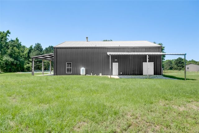 2455 An County Road 453, Palestine, TX 75803