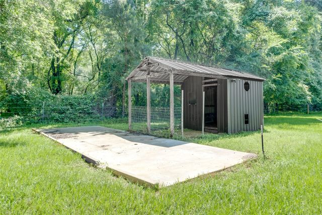 2455 An County Road 453, Palestine, TX 75803