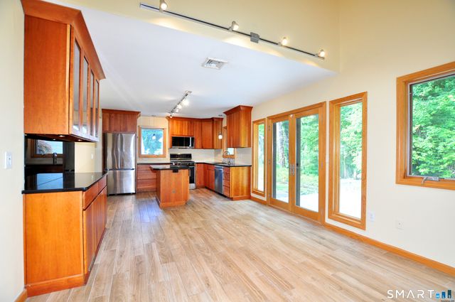 6 Tamarack Lane 6, Simsbury, CT 06070