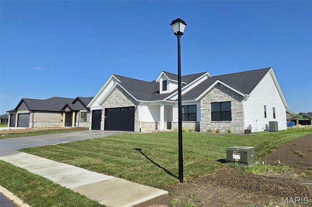 308 Rumsfeld Drive, Troy, IL 62094