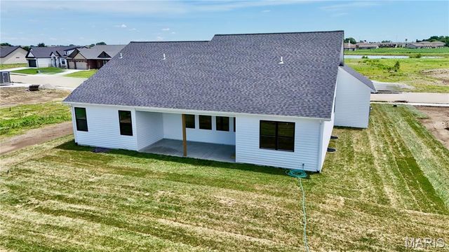 308 Rumsfeld Drive, Troy, IL 62094