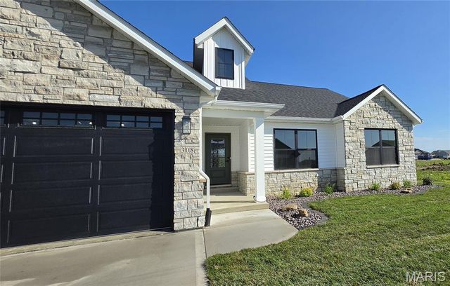 308 Rumsfeld Drive, Troy, IL 62094