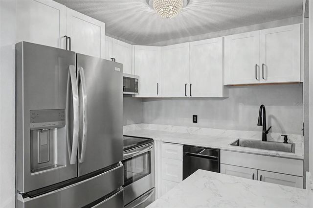 11923 DIETZ DRIVE 8, Tampa, FL 33626
