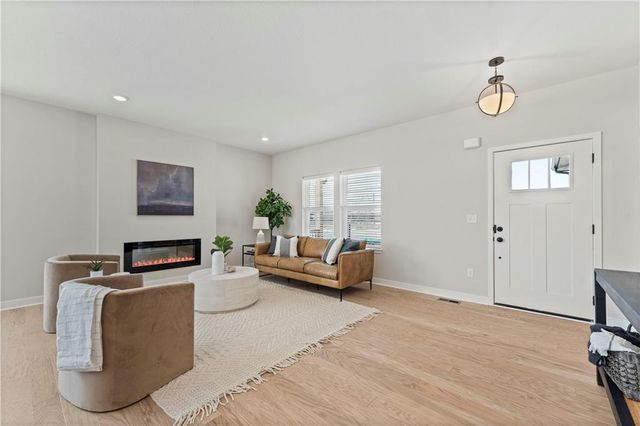 411 Woodview Drive, Raymore, MO 64083