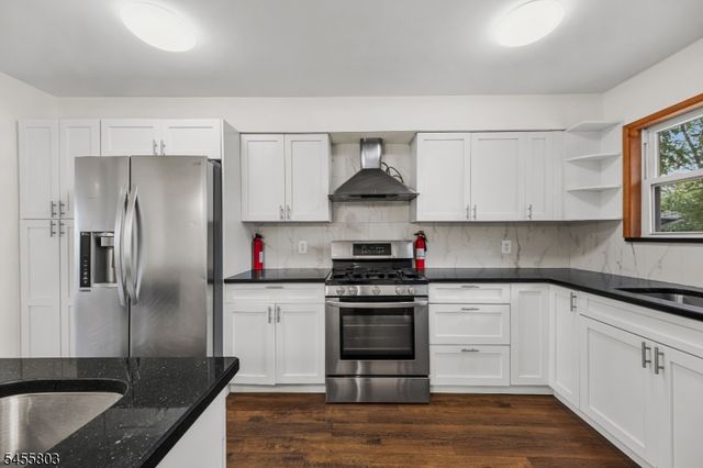 6 Renault Dr, Mount Olive Twp., NJ 07836